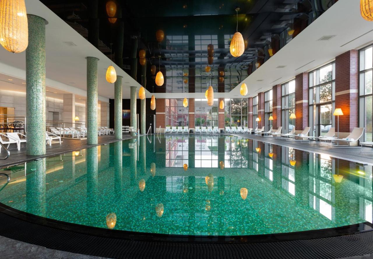 Cramim By Isrotel Exclusive Kiryat Anavim Exteriör bild The swimming pool at the Mandarin Oriental